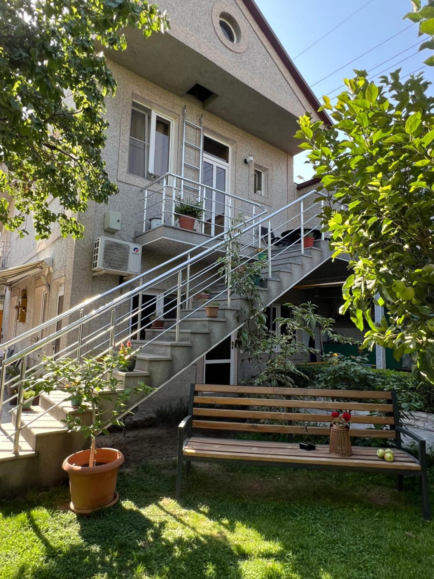 Yerevan Modern Holiday Apartment Bagian luar foto